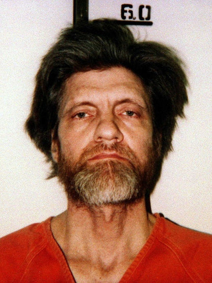 Kaczynski vs Everybody - T-Shirt